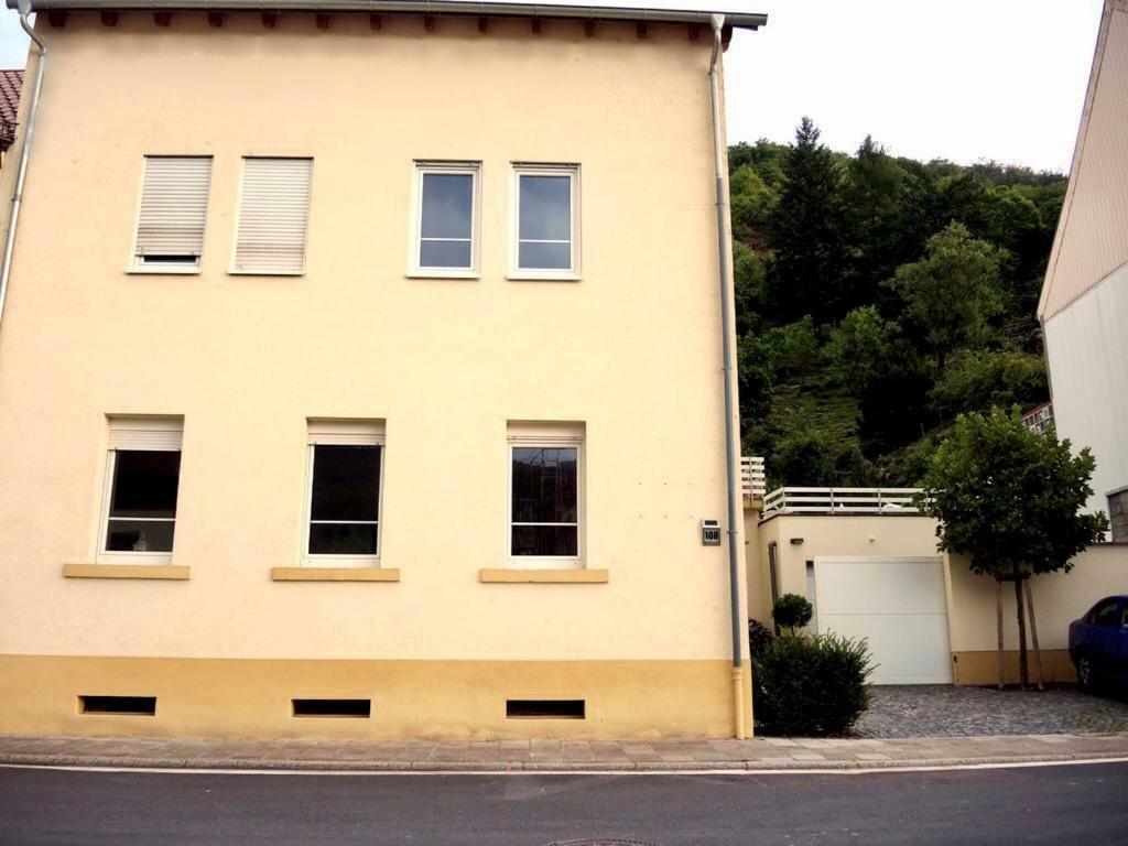 Neustadt an der Weinstraße Modernes Apartment - Neustadt/Weinstrasse Stadt מראה חיצוני תמונה